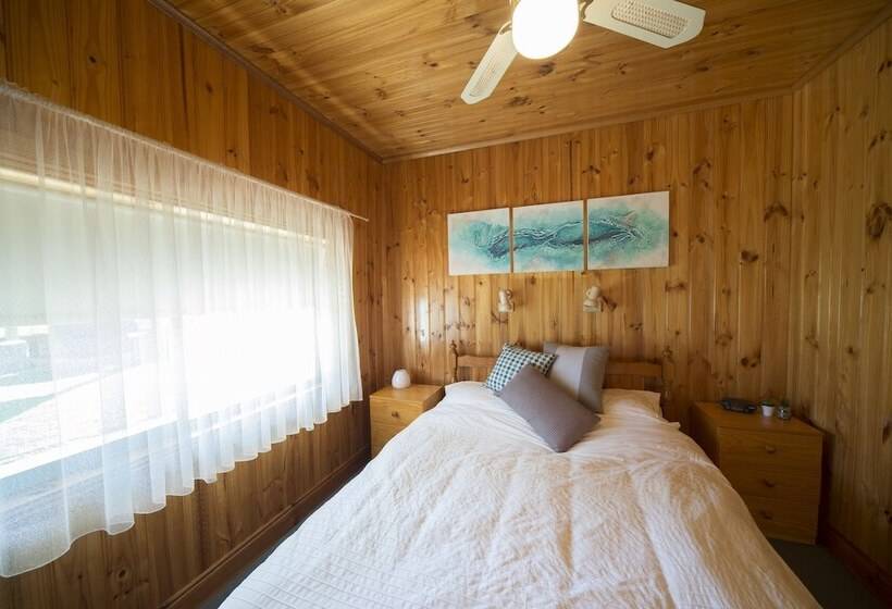 Mundic Waterfront Cottages