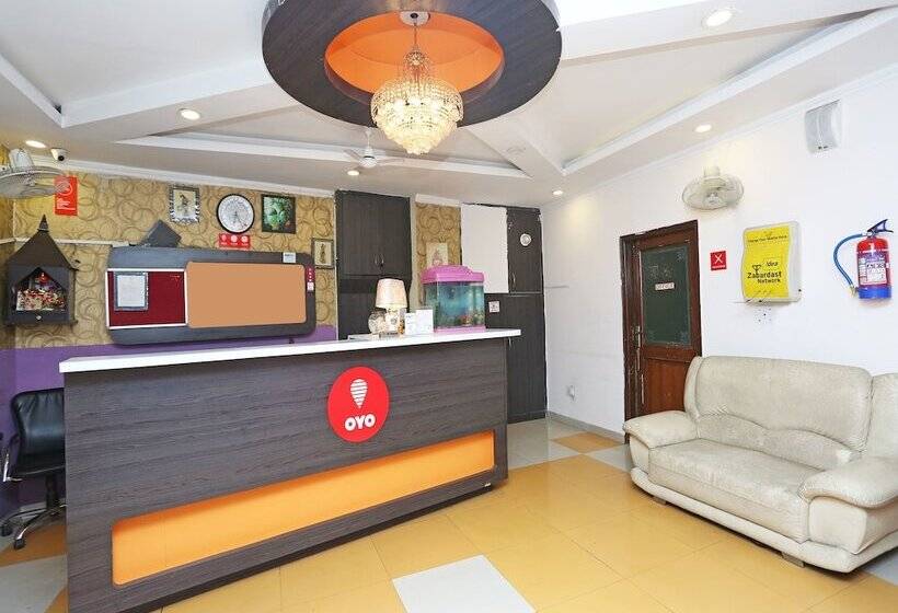 Oyo 12784 Hotel Roomers