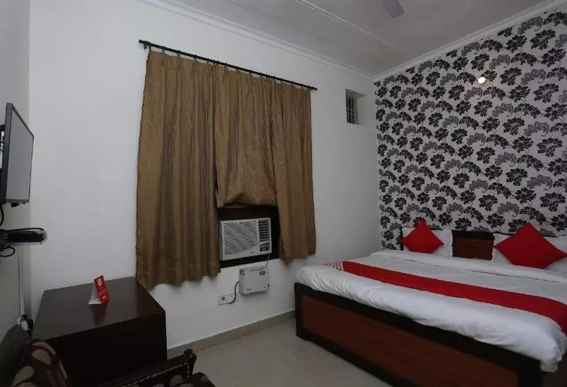 Oyo 15481 Hotel Star