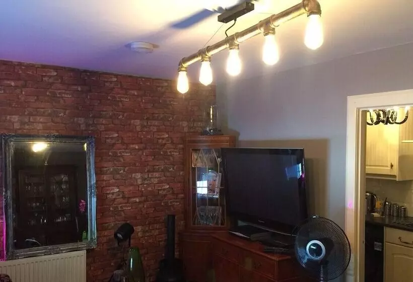 The Clacks Rustic Abode