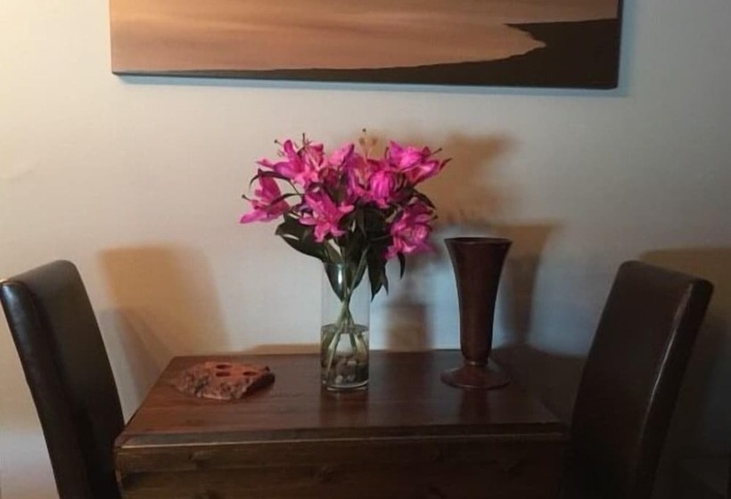 The Clacks Rustic Abode