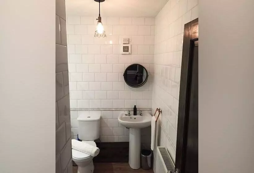 The Clacks Rustic Abode