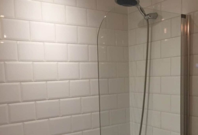 The Clacks Rustic Abode