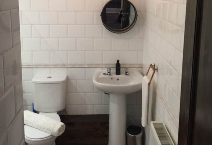 The Clacks Rustic Abode