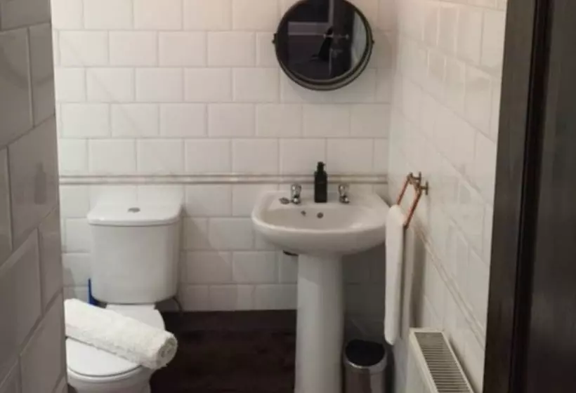 The Clacks Rustic Abode