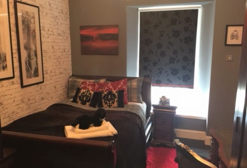 The Clacks Rustic Abode