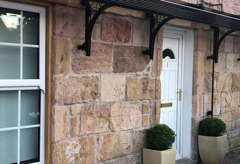 The Clacks Rustic Abode