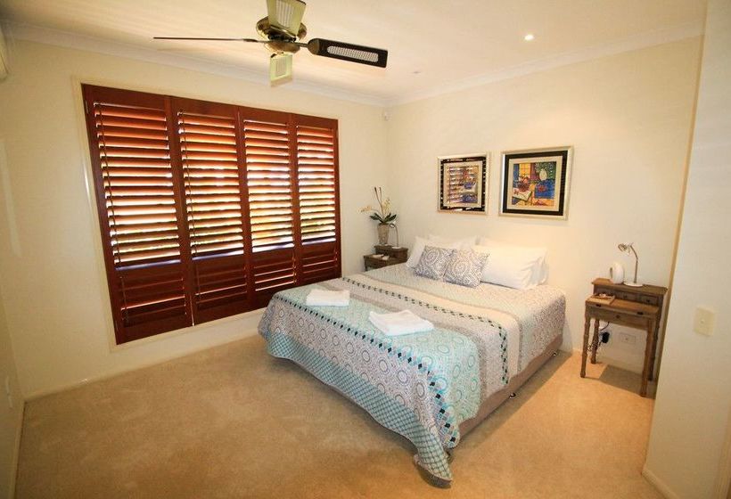 Absolute Beachfront Holiday House