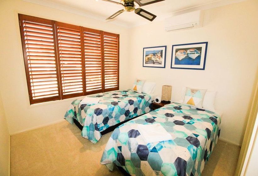 Absolute Beachfront Holiday House