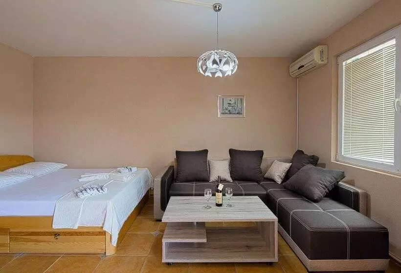 Adriatic Hill Apartments