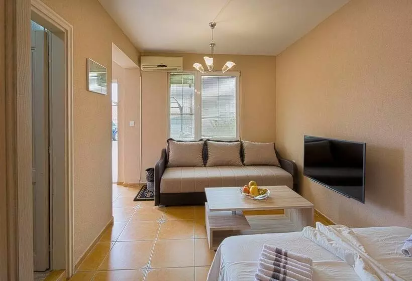 Adriatic Hill Apartments