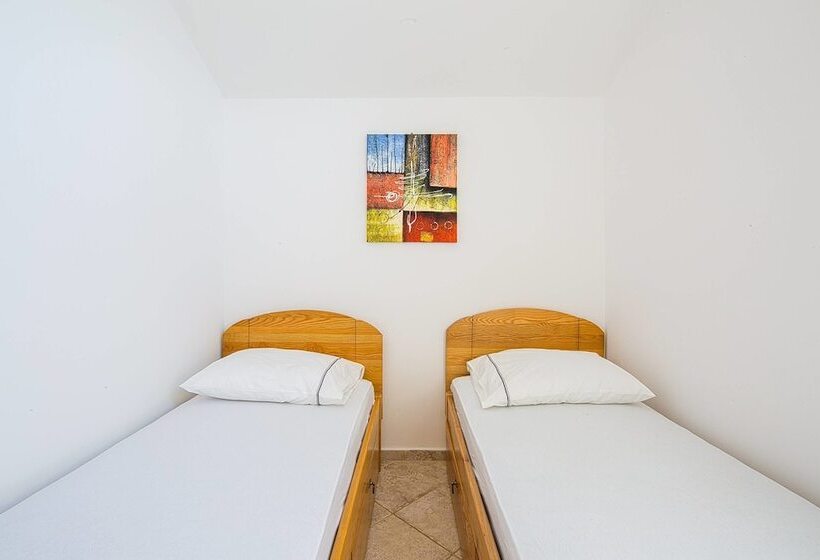 Adriatic Hill Apartments