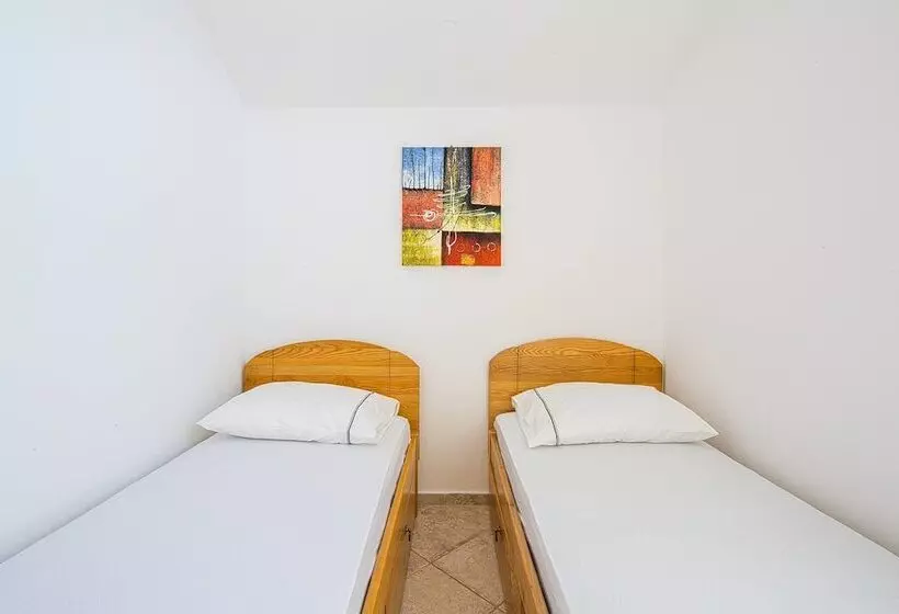 Adriatic Hill Apartments