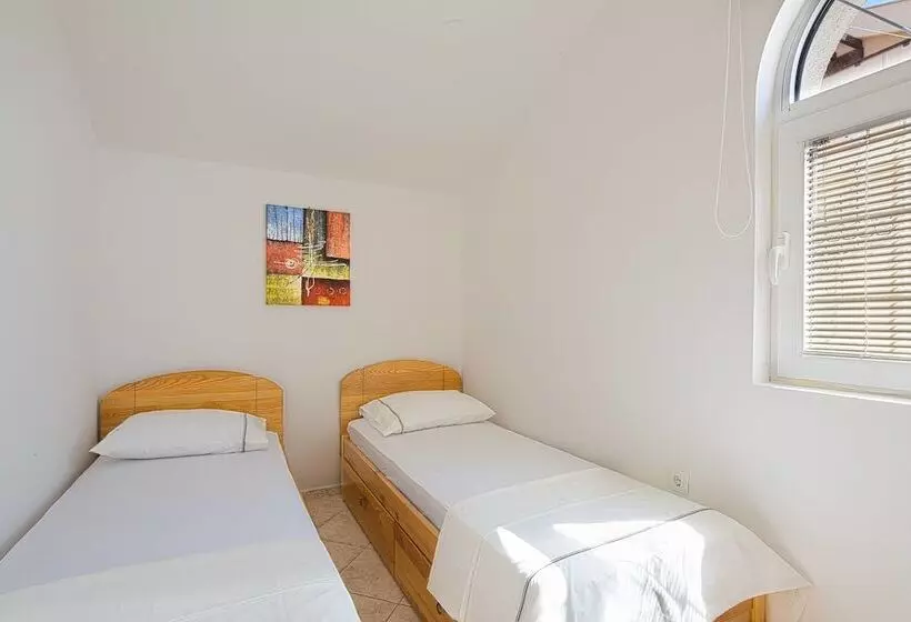 Adriatic Hill Apartments