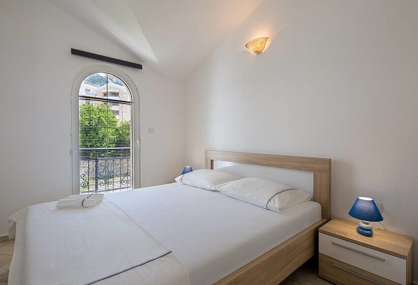 Adriatic Hill Apartments