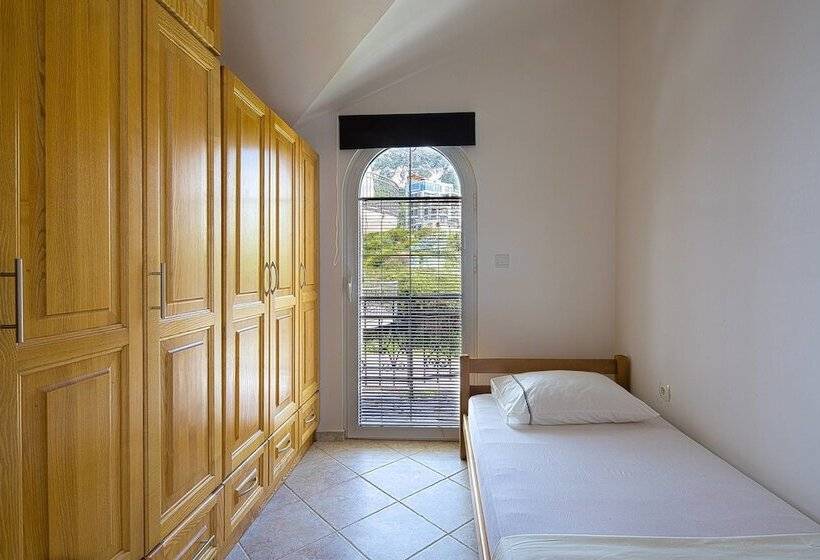 Adriatic Hill Apartments