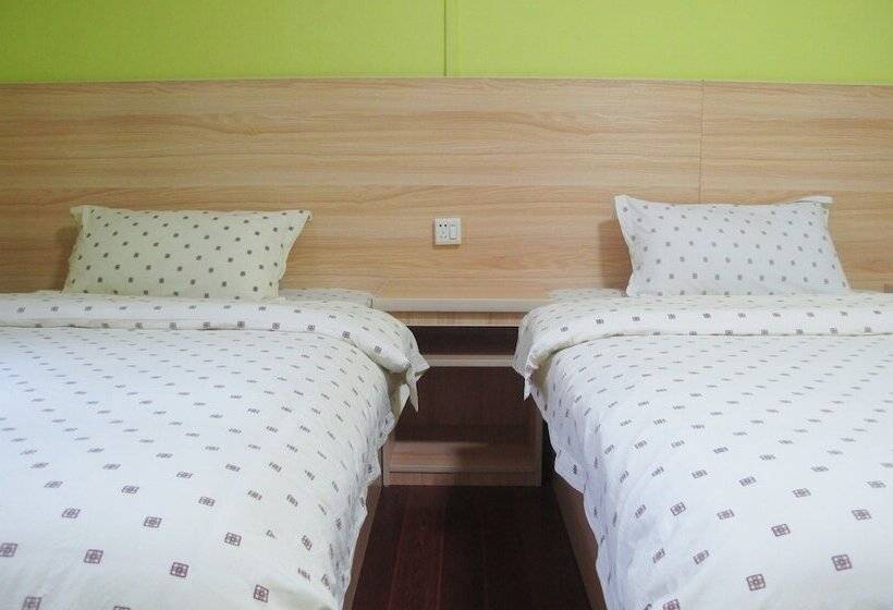 Retkeilymaja 8 Spaces