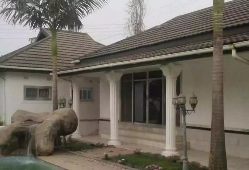 تختخواب و صبحانه Melunah Lodge