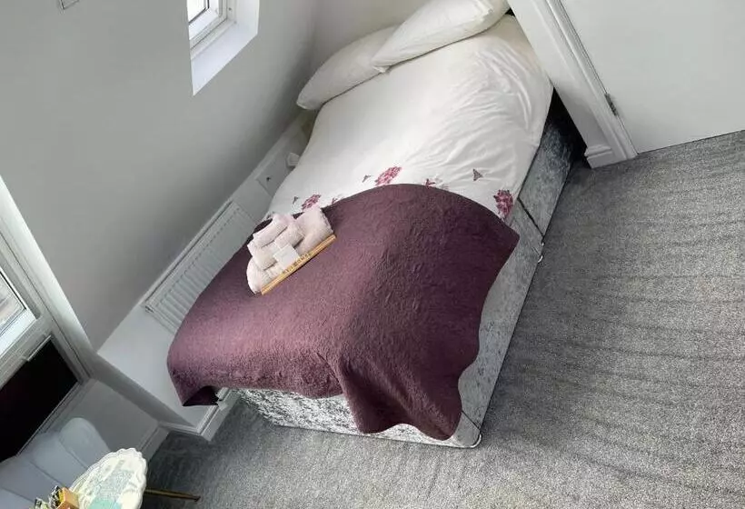 ベッドアンドブレックファースト Redwing Rise