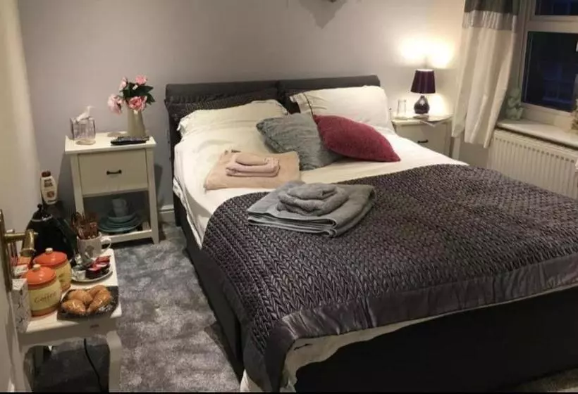 ベッドアンドブレックファースト Redwing Rise