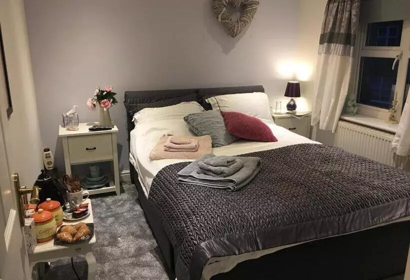 ベッドアンドブレックファースト Redwing Rise