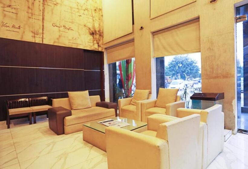 Super Capital O 8902 Hotel Ronald Inn