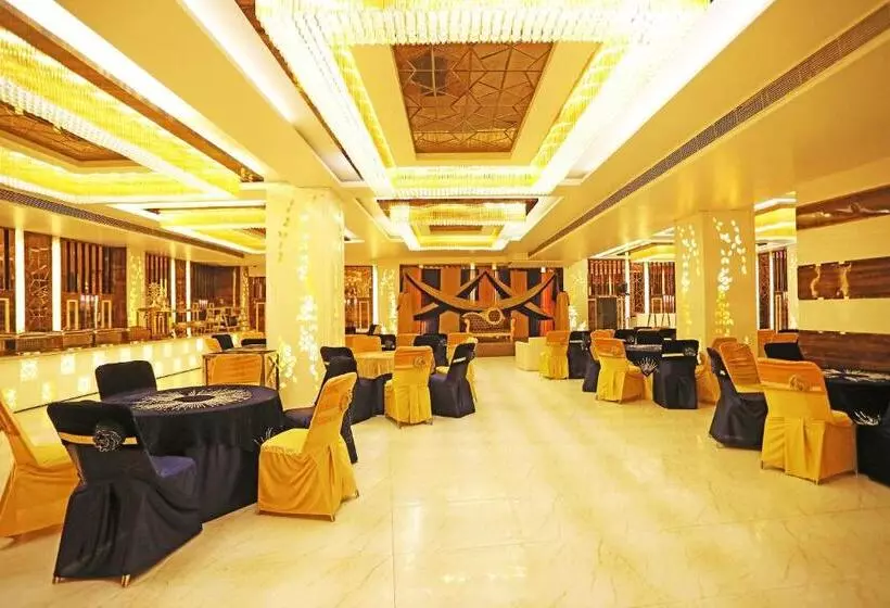 Super Capital O 8902 Hotel Ronald Inn