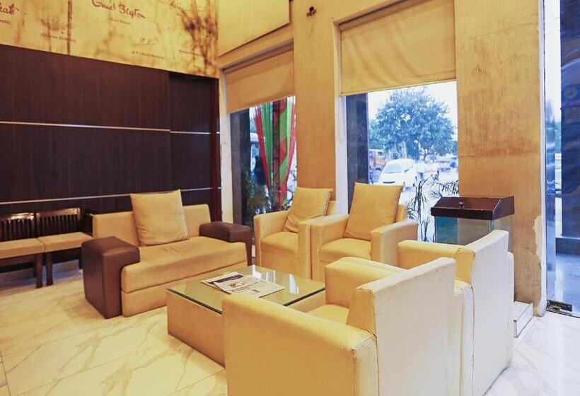 Super Capital O 8902 Hotel Ronald Inn