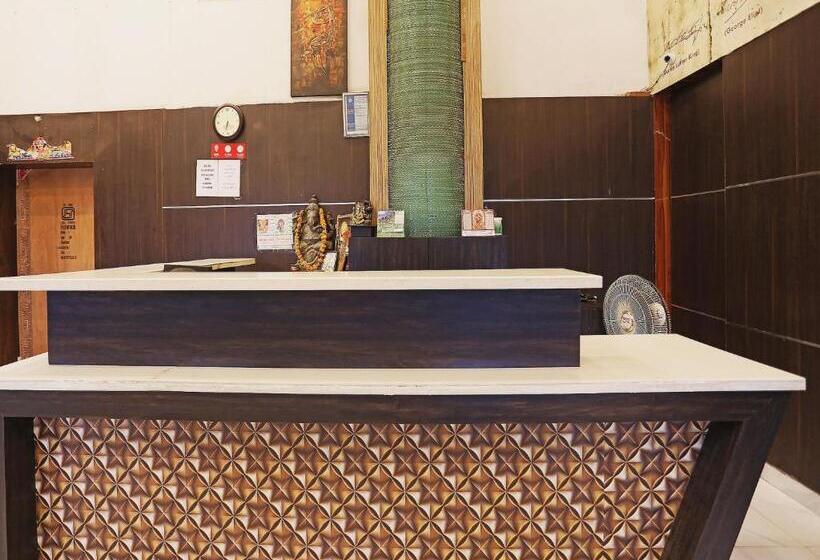 Super Capital O 8902 Hotel Ronald Inn