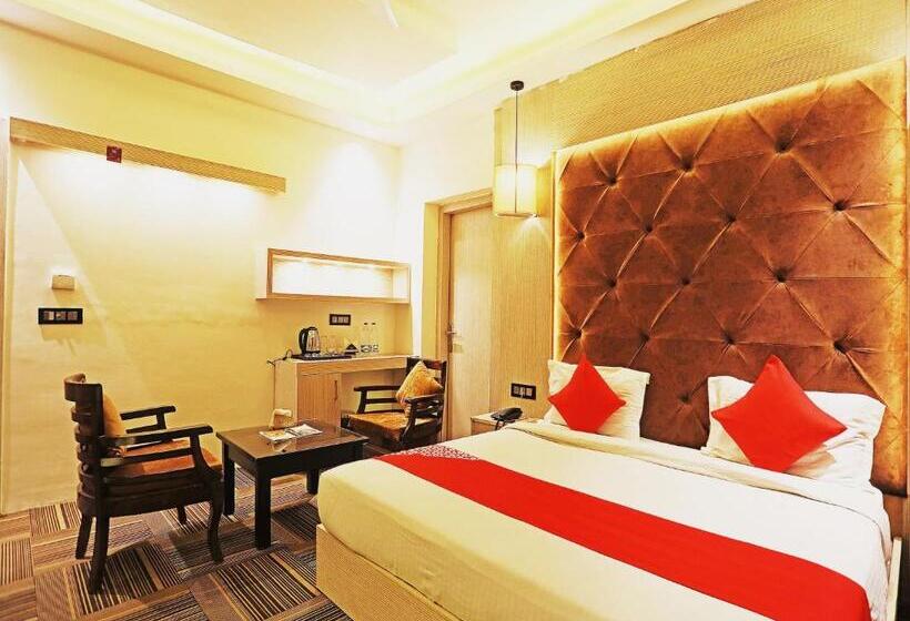 Super Capital O 8902 Hotel Ronald Inn