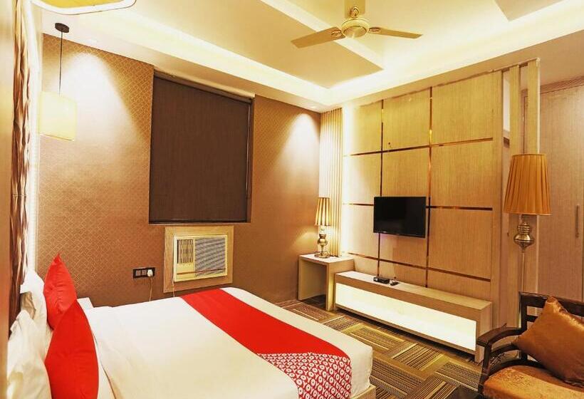 Super Capital O 8902 Hotel Ronald Inn