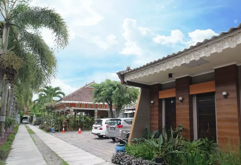 هتل Airy Dimoro Batanghari Blitar