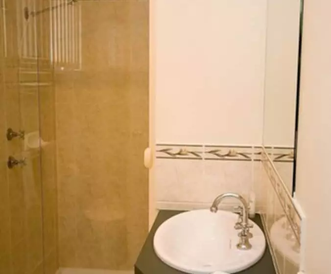 Hotelli Berri Riverside Holiday Park