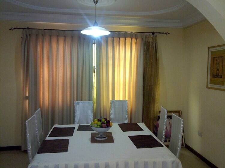 Hotel Kcs Guest House