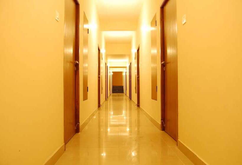 Отель Raahat Inn Kodaikanal