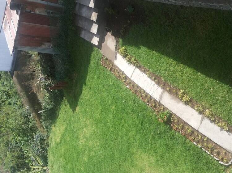 Отель Raahat Inn Kodaikanal