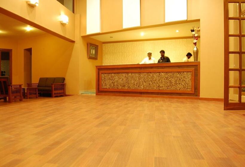 Отель Raahat Inn Kodaikanal