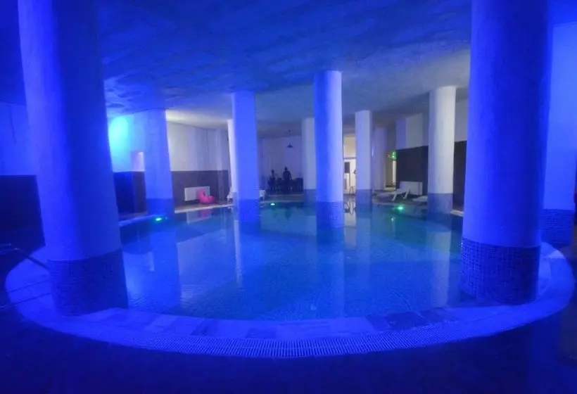 Royal Ozcelik Otel