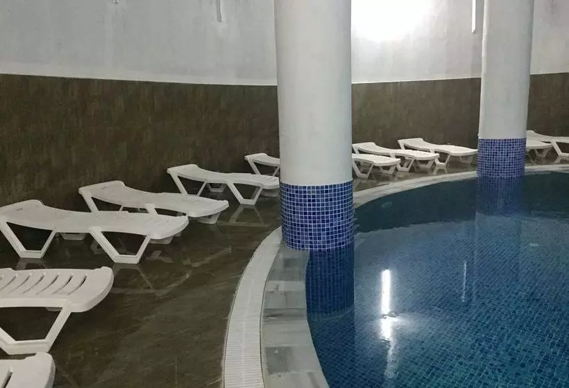 Royal Ozcelik Otel