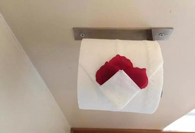 Hotelli Woodland Lodge