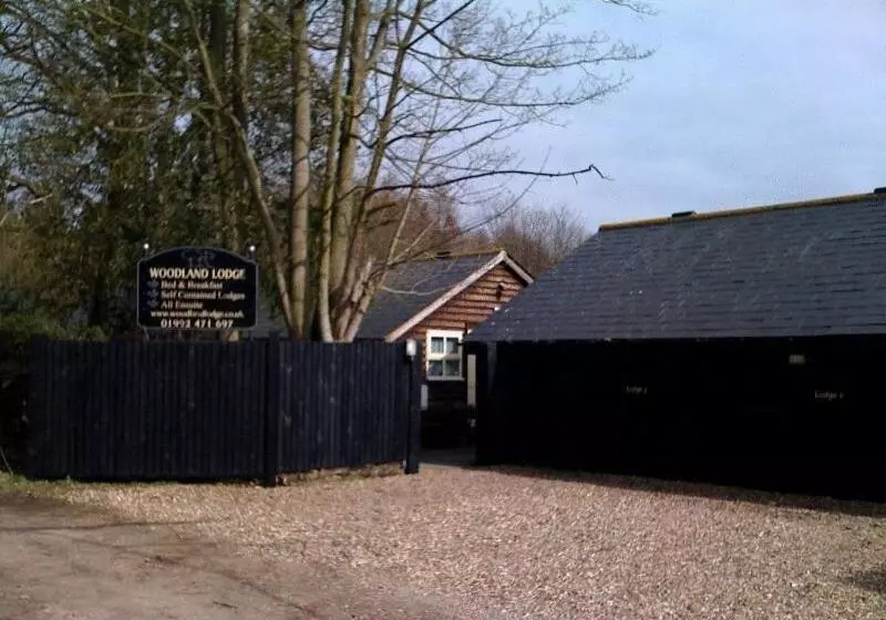 Hotelli Woodland Lodge