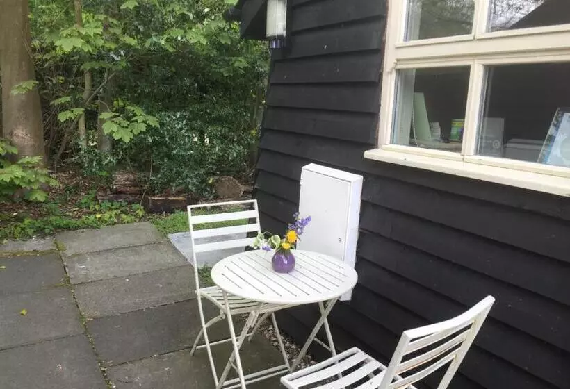 Hotelli Woodland Lodge