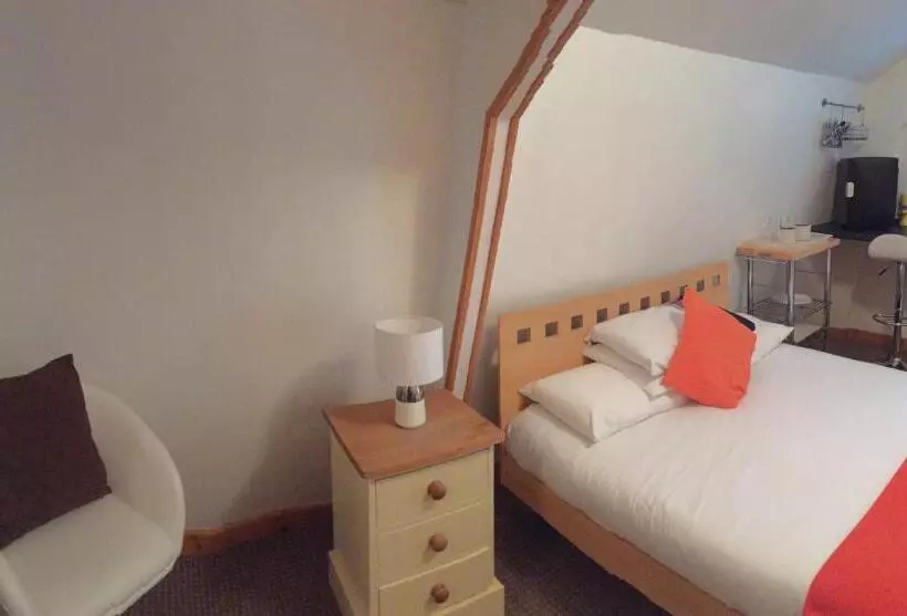 Hotelli Woodland Lodge