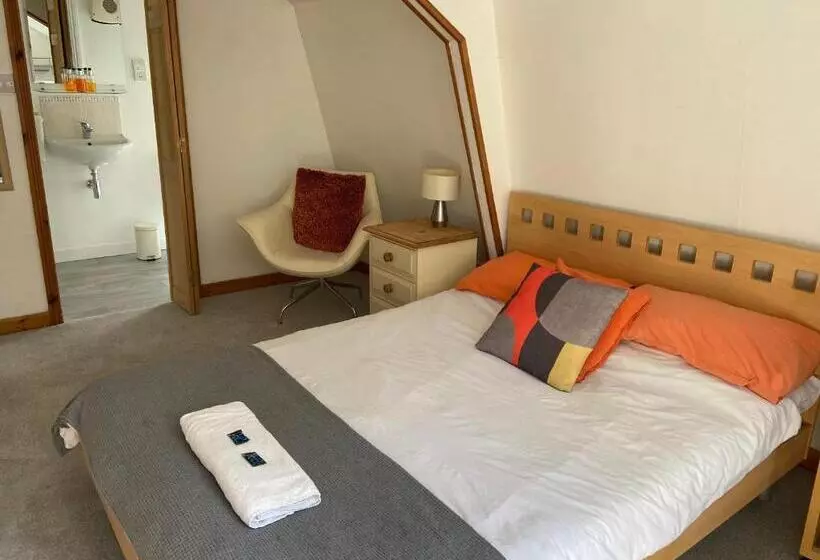 Hotelli Woodland Lodge