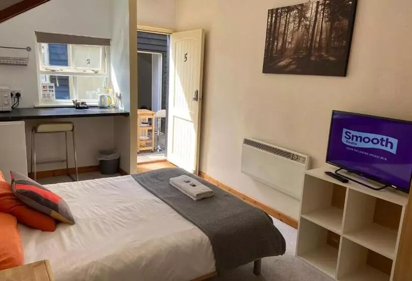 Hotelli Woodland Lodge