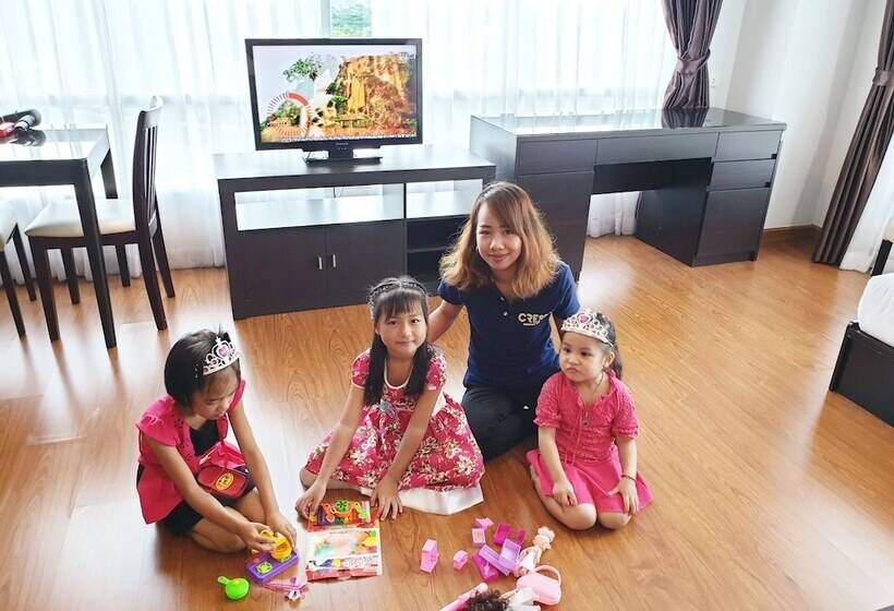 هتل Zzz Crest Chiang Mai