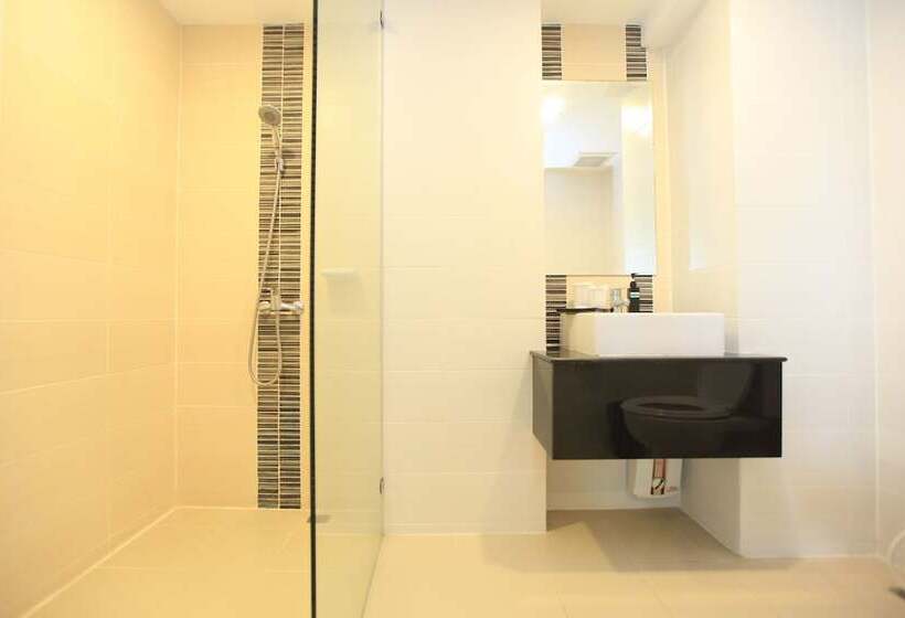 هتل Zzz Crest Chiang Mai