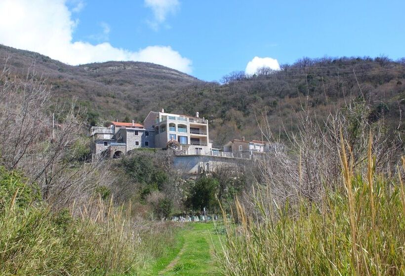 پانسیون Villa Luka