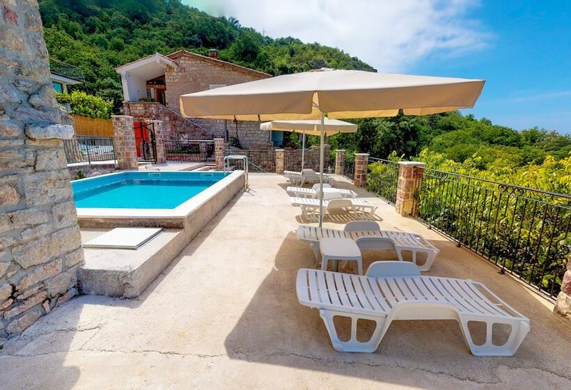 پانسیون Villa Luka