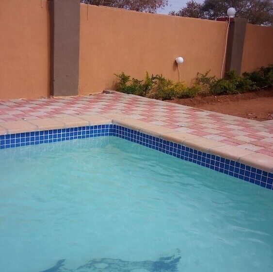 پانسیون Thulamela Guest House